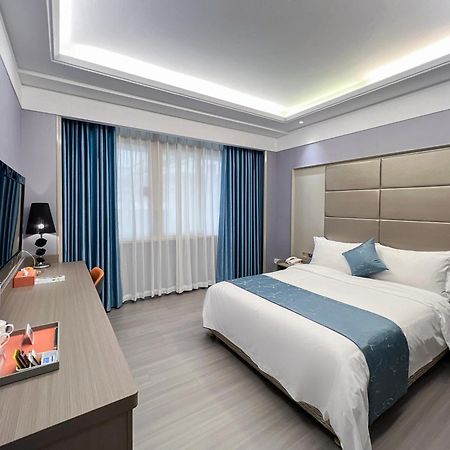 Ramada Shenzhen Baoan Hotel Exterior photo