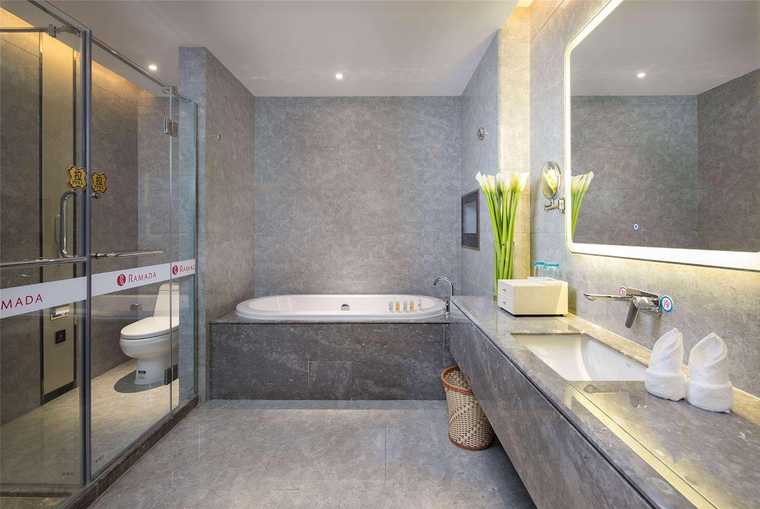 Ramada Shenzhen Baoan Hotel Exterior photo