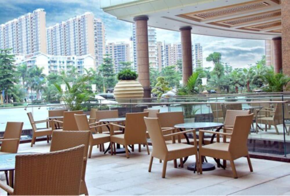 Ramada Shenzhen Baoan Hotel Exterior photo