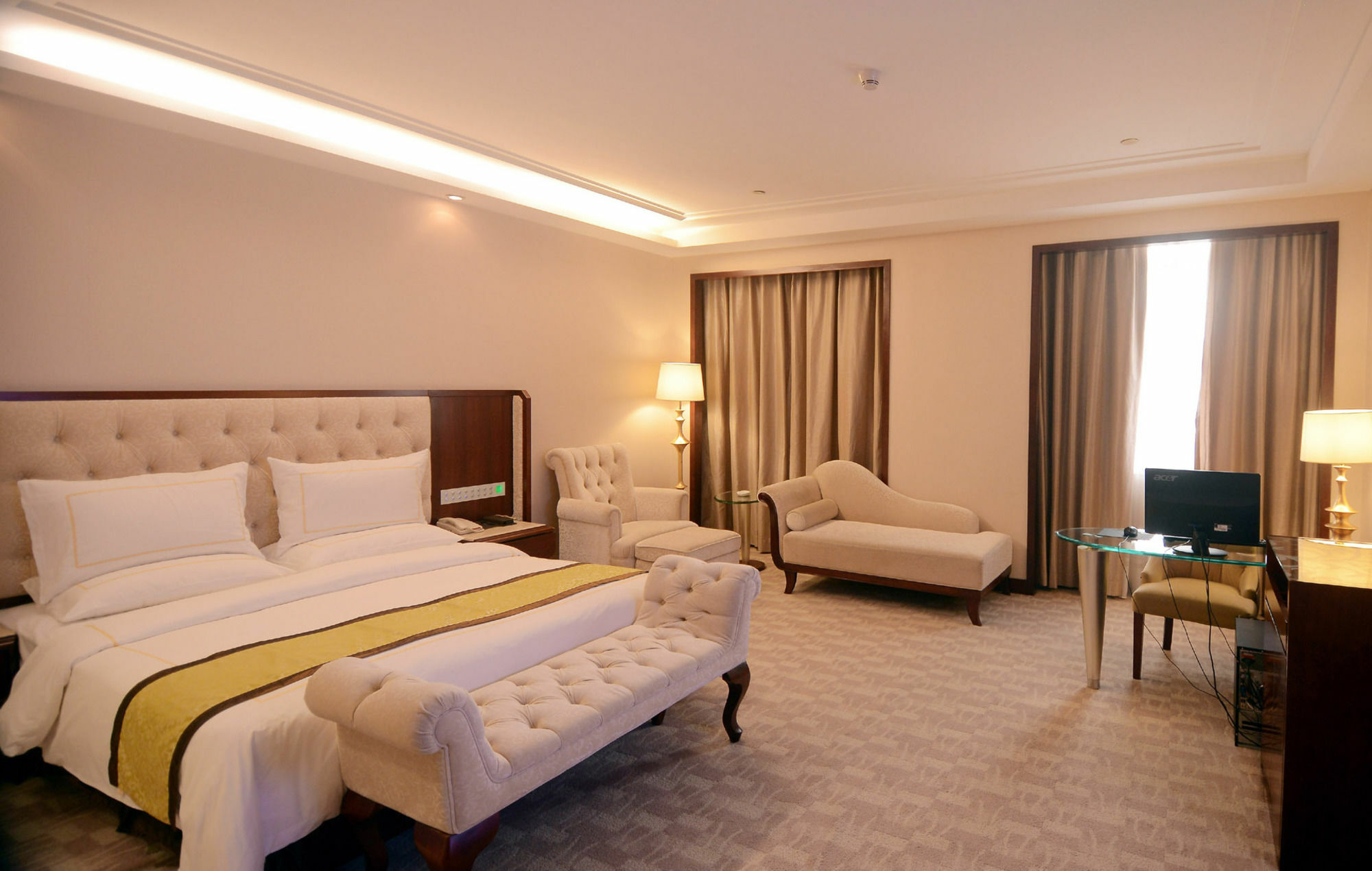 Ramada Shenzhen Baoan Hotel Exterior photo