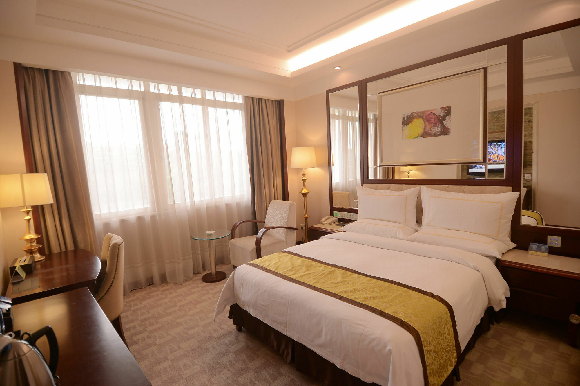 Ramada Shenzhen Baoan Hotel Exterior photo